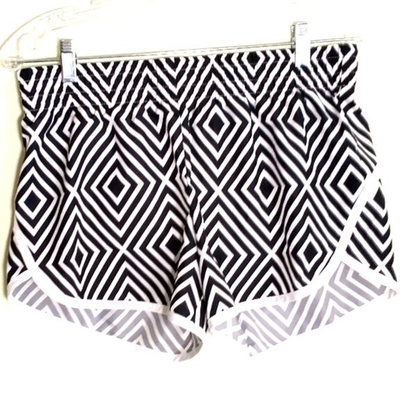 Athletic Works Shorts Women' Size M(8/10) Black White Print Elastic Waist Pullon - Picture 6 of 7